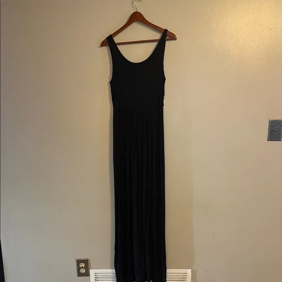Cable & Gauge Black Maxi Dress with Cream Crochet Waistband - Picture 4 of 5